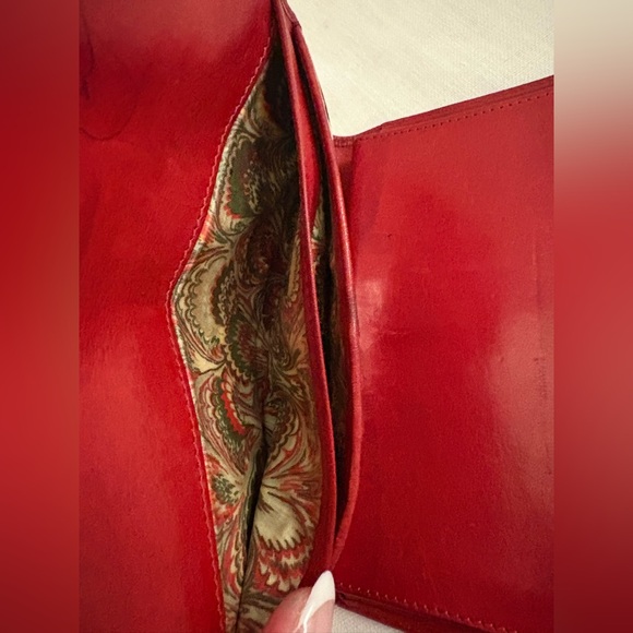 Dooney & Bourke Trifold Wallet Cherry Red Leather Vintage Y2K Paisley interior - Picture 8 of 10